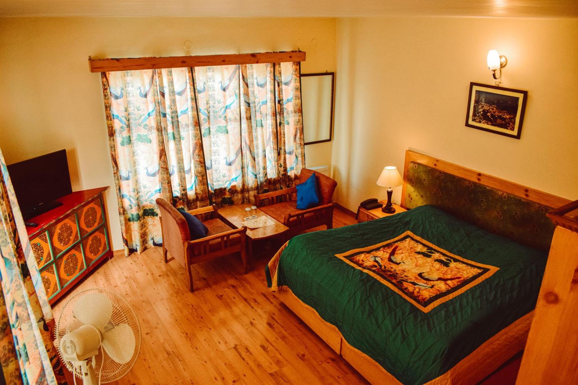 Hotel Lingzi Лех Экстерьер фото