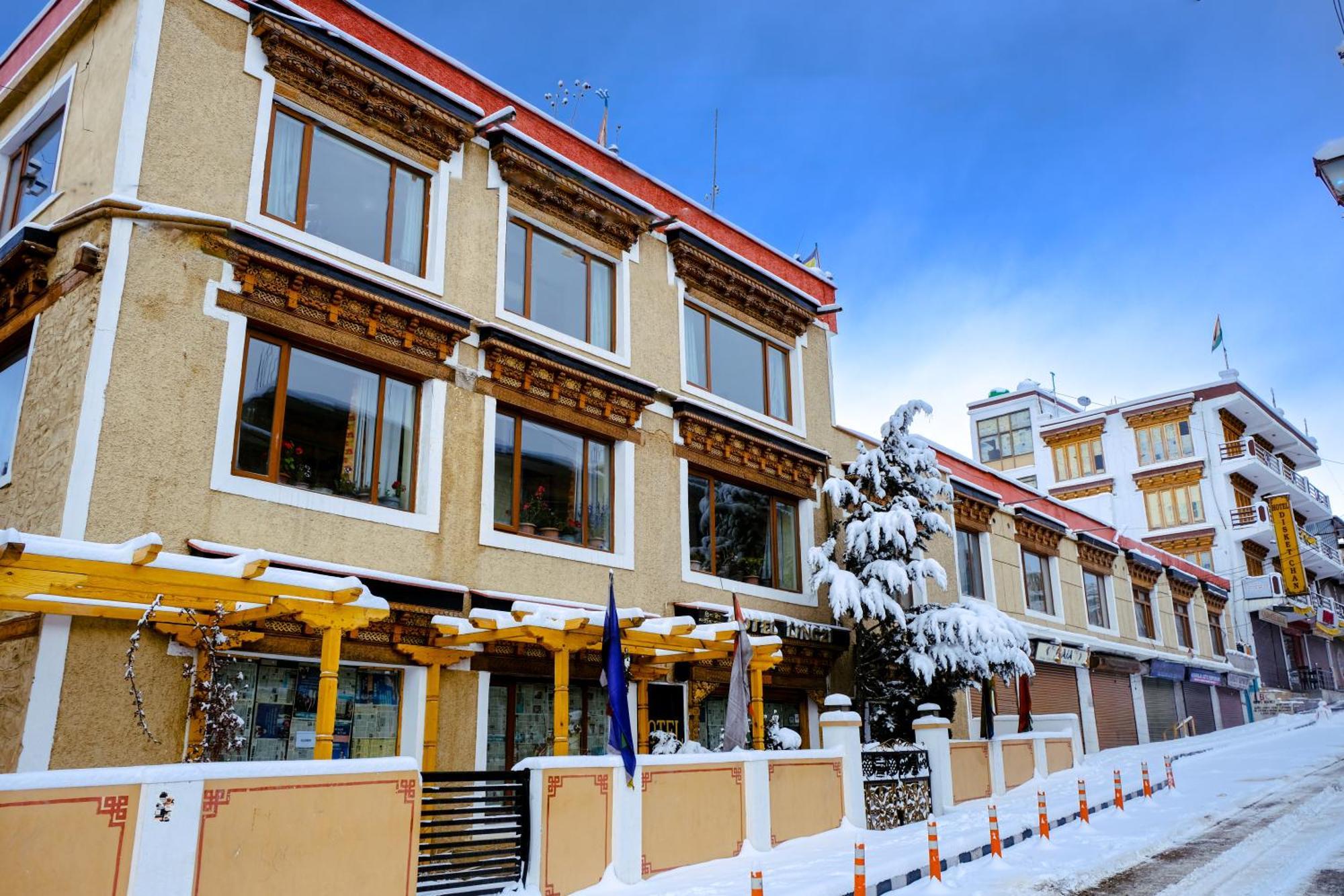 Hotel Lingzi Лех Экстерьер фото
