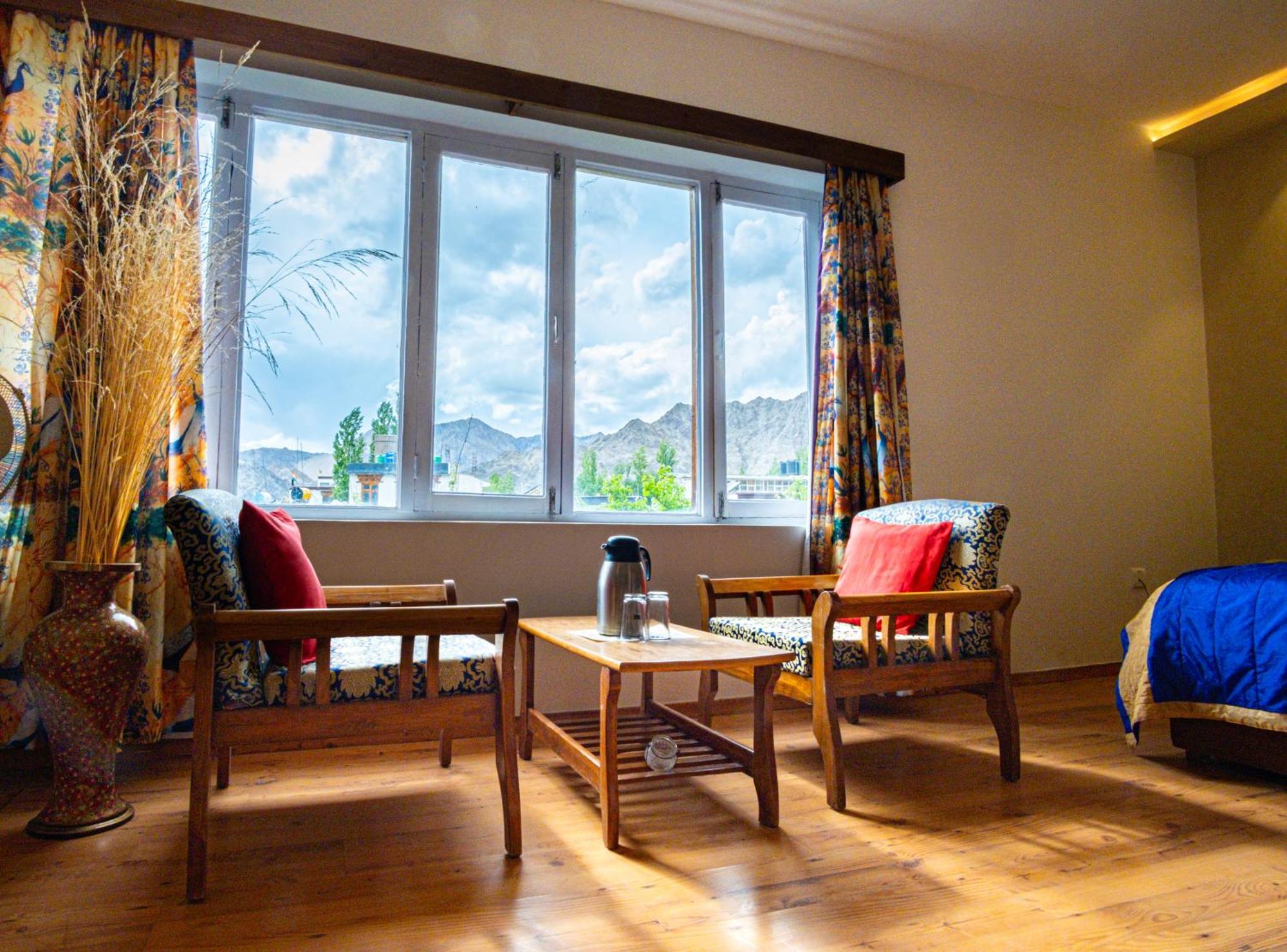 Hotel Lingzi Лех Экстерьер фото